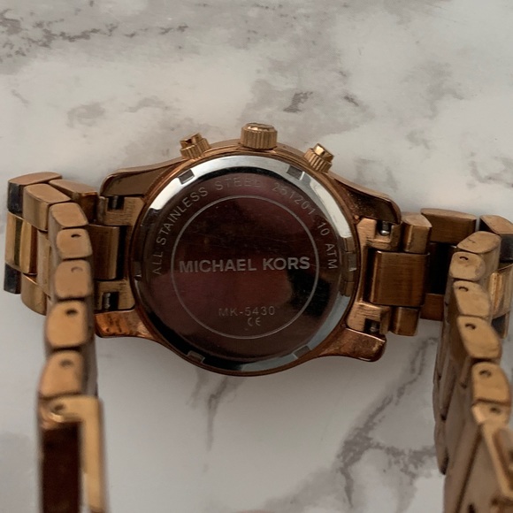 Michael Kors Rose Gold Watch - Picture 10 of 12